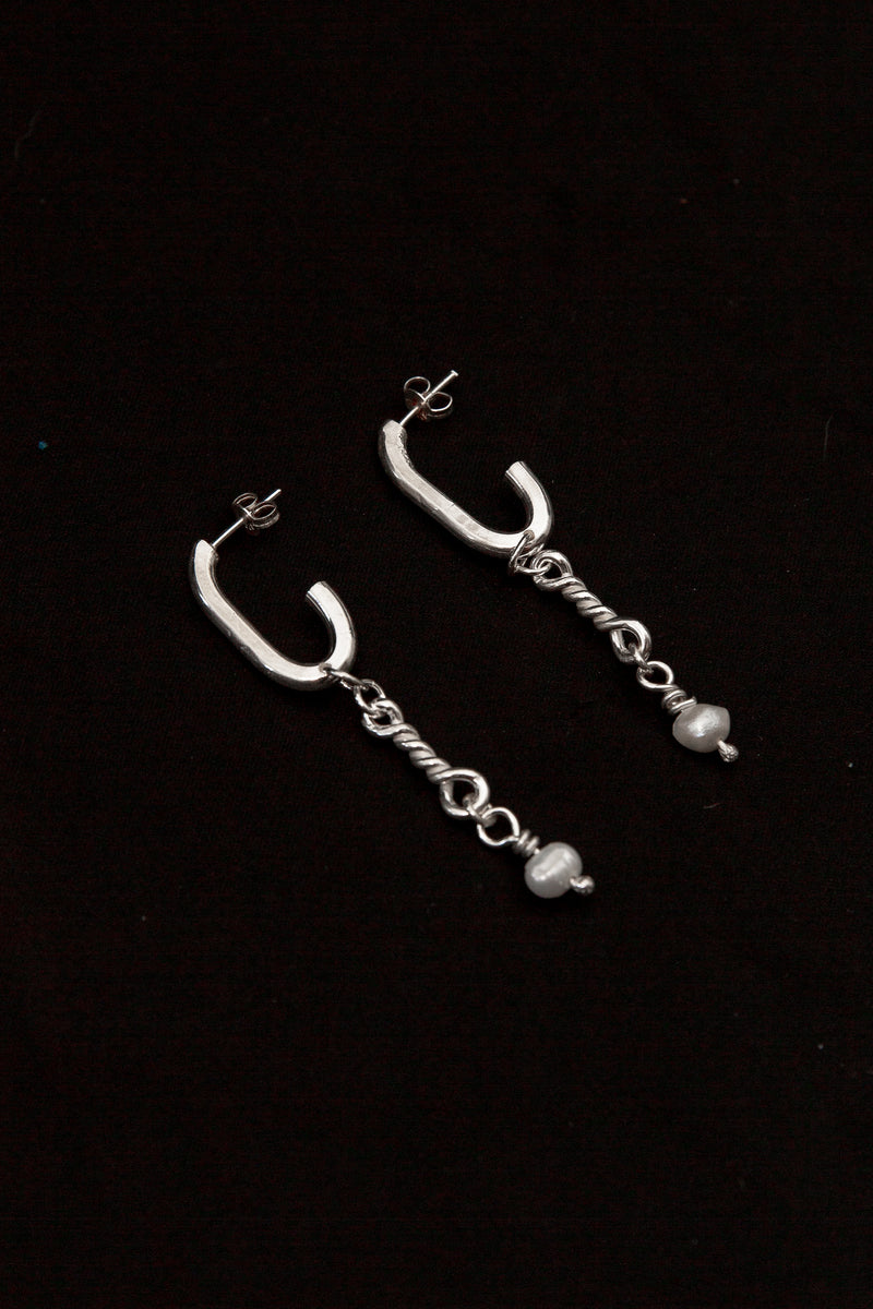 The Osso Contorto Earrings [PAIR]