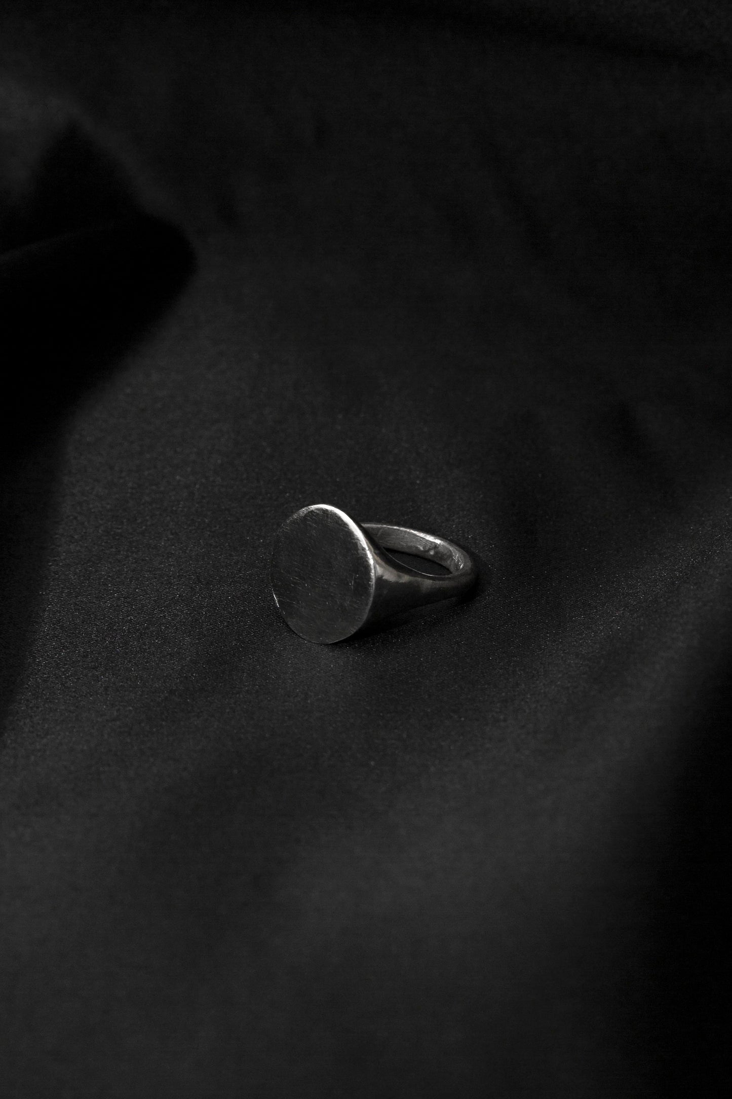 Specchio Signet
