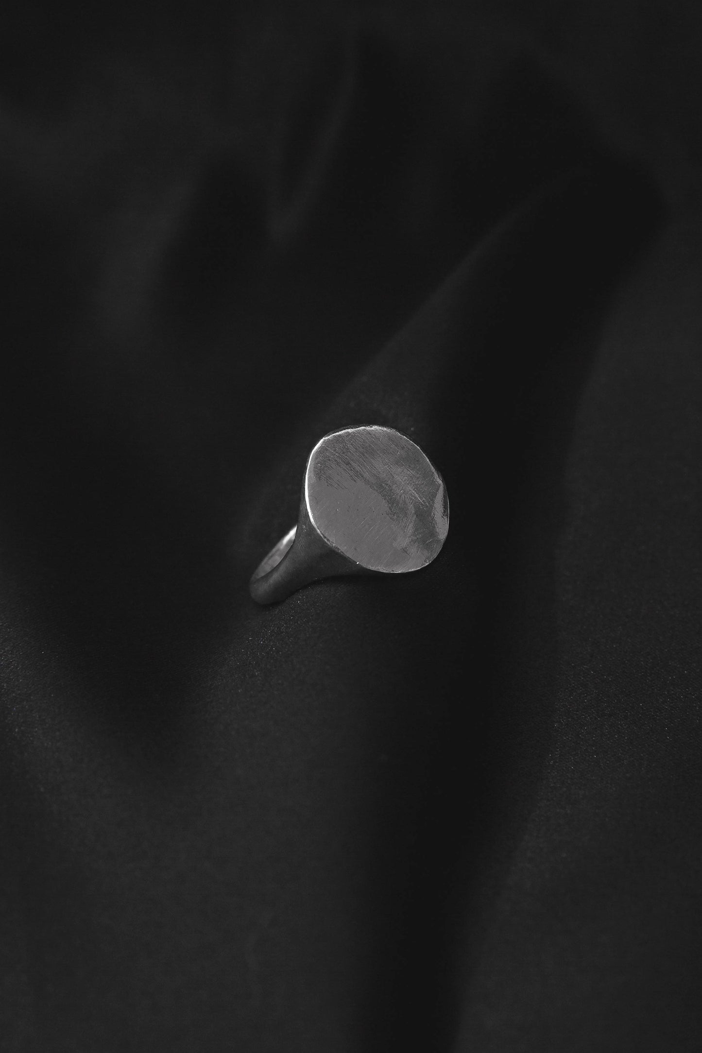 Specchio Signet